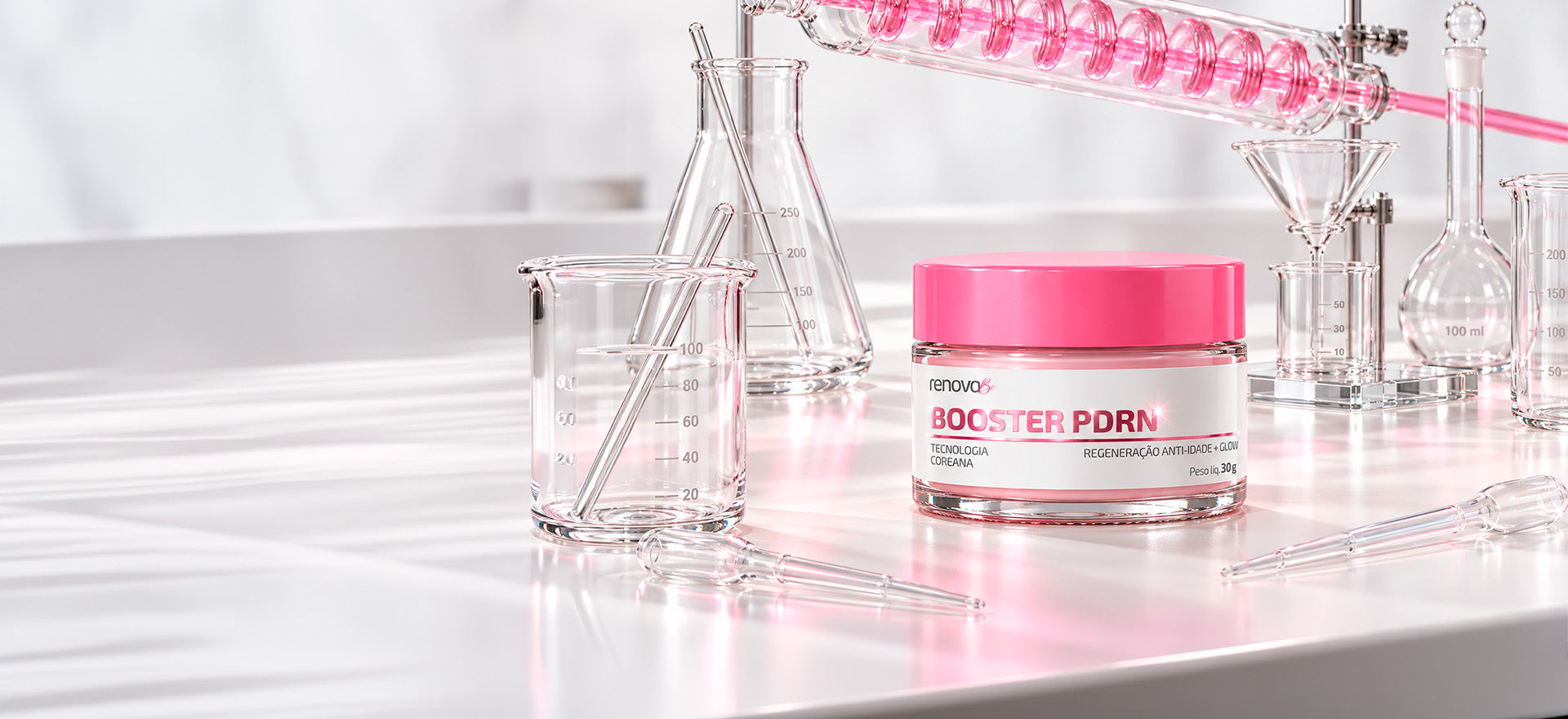 Pote do Booster PDRN entre bolhas de gel rosa